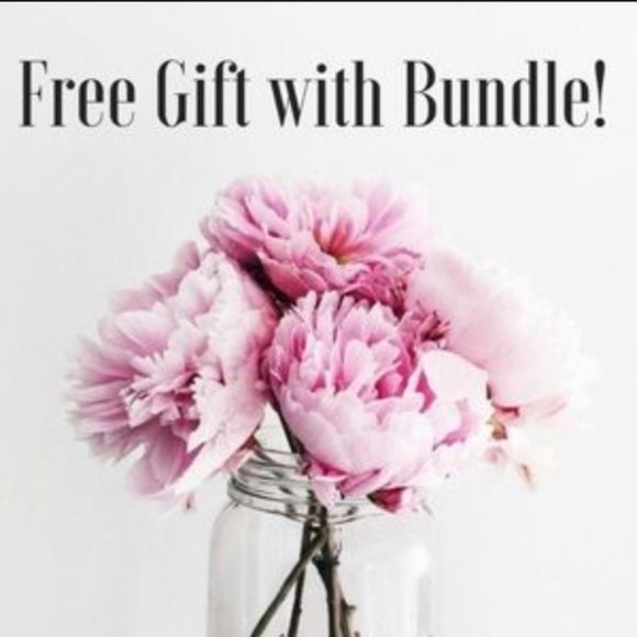 Brand New Little Love Bug Crystal Pendant Necklace - Picture 2 of 5